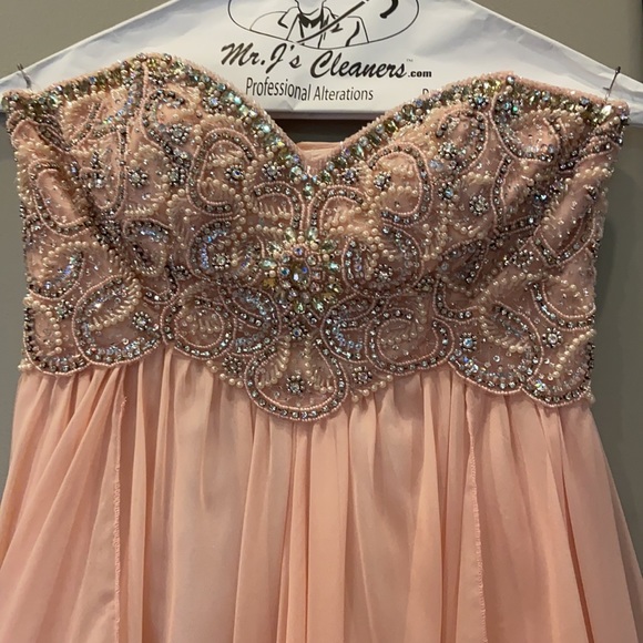 Dave and Johnny Prom Dress - Picture 3 of 10